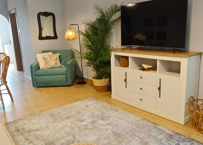 Brand New Townhouse With Infrastructure Feriehus