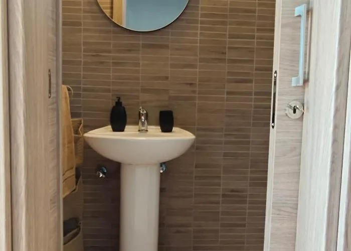 Case de vacanță Brand New Townhouse With Infrastructure *