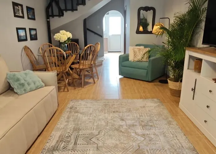 Case de vacanță Brand New Townhouse With Infrastructure